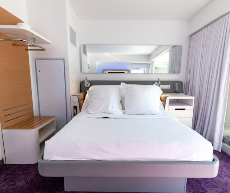 Łóżko na antresoli w kawalerce: projekt, konstrukcja, schody i bezpieczeństwo krok po kroku