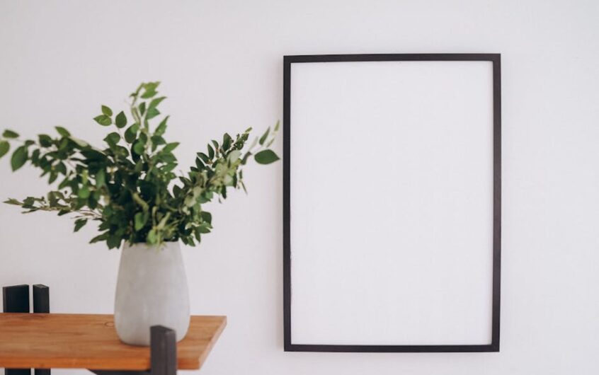 Ściana z lameli w salonie lub sypialni: wybór materiału, akustyka i montaż krok po kroku