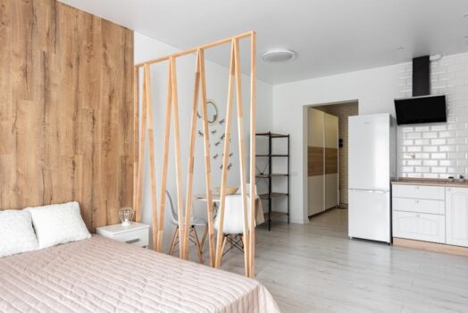 Ścianka działowa z płyt GK w mieszkaniu: projekt, akustyka, drzwi i montaż krok po kroku