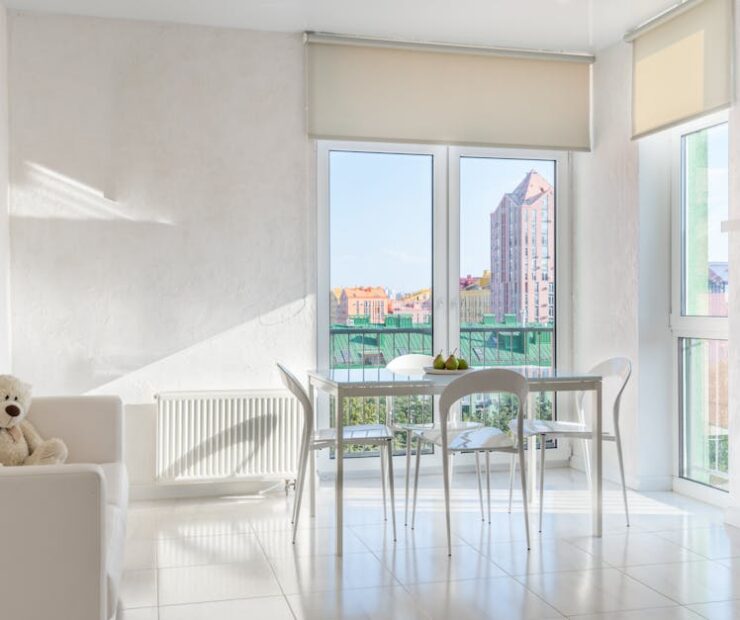 Maskownica grzejnika w mieszkaniu: projekt, przepływ powietrza i montaż krok po kroku