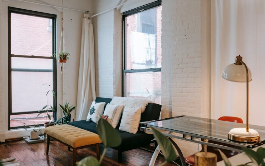 Siedzisko pod oknem nad grzejnikiem: projekt, wentylacja i montaż krok po kroku