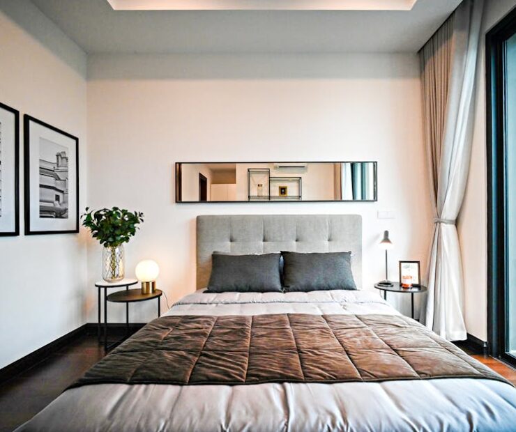 Wezgłowie tapicerowane na całą ścianę: panele, akustyka i montaż krok po kroku