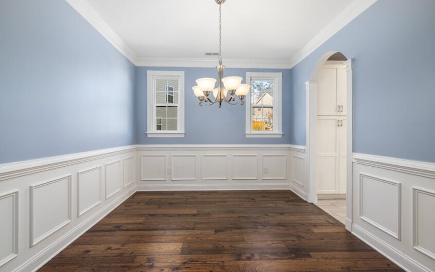 Boazeria angielska z MDF: projekt, wymiary, listwy i montaż krok po kroku